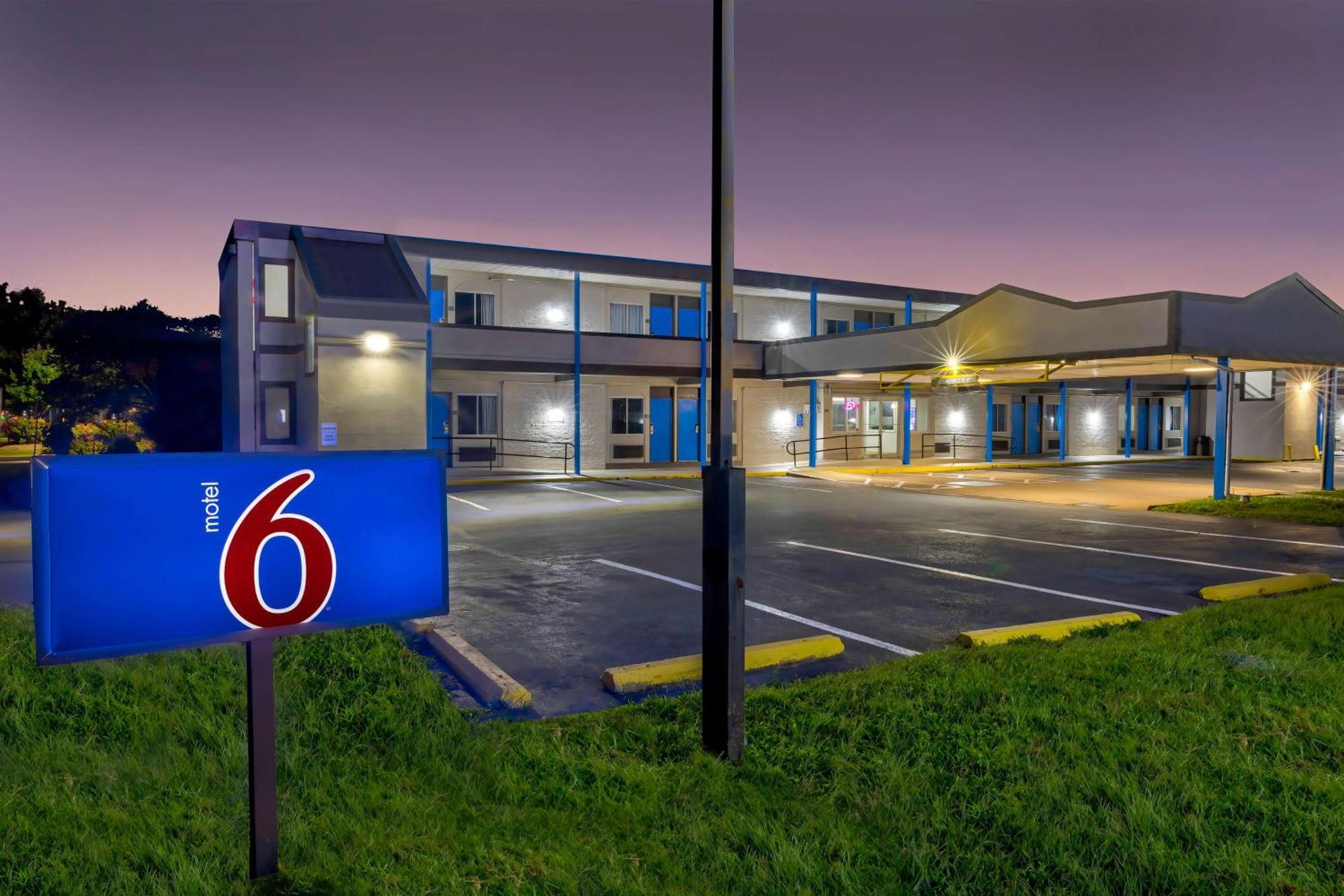 Motel 6 Harrisburg Pa Near Pa Expo Center Bagian luar foto