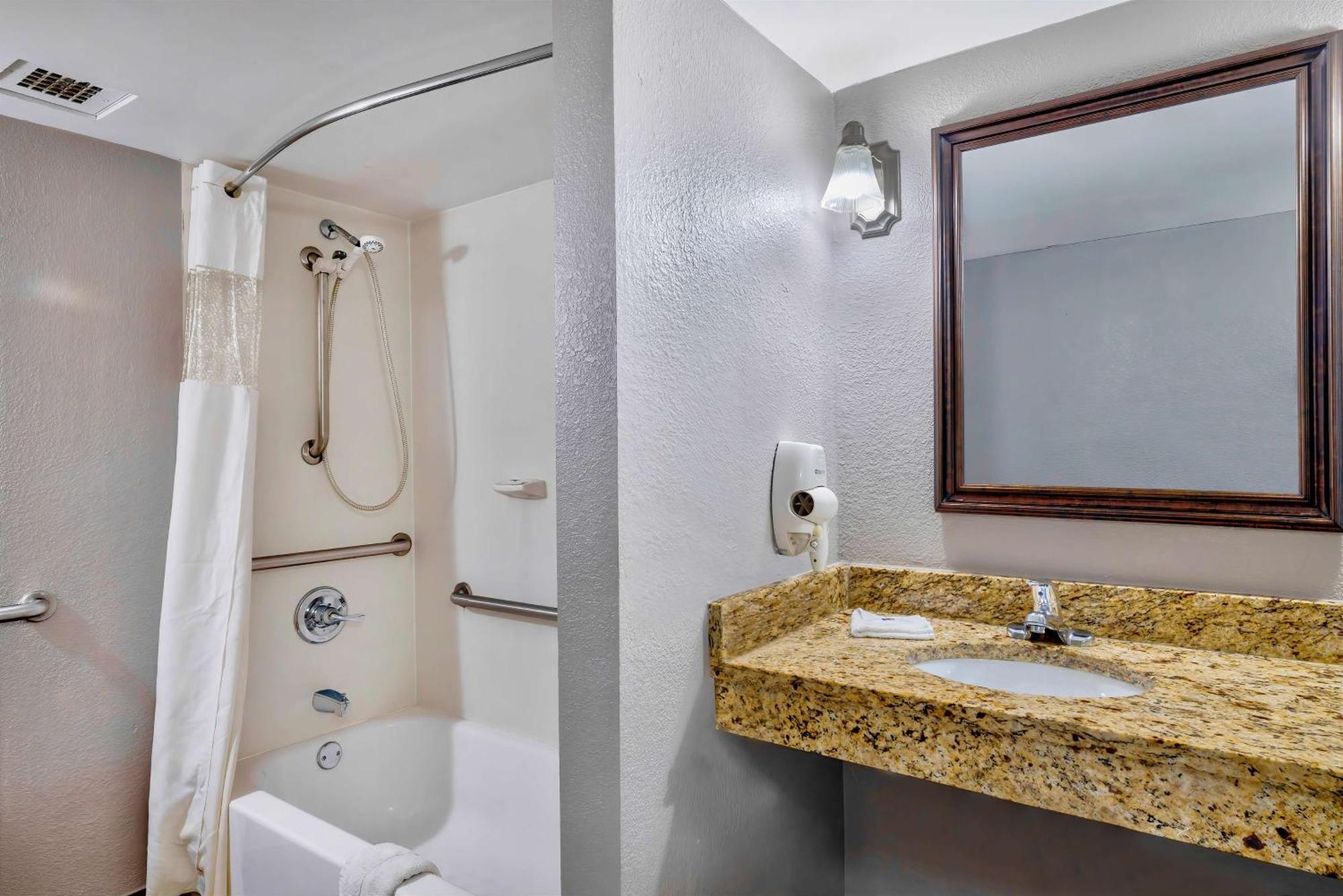 Motel 6 Harrisburg Pa Near Pa Expo Center Bagian luar foto